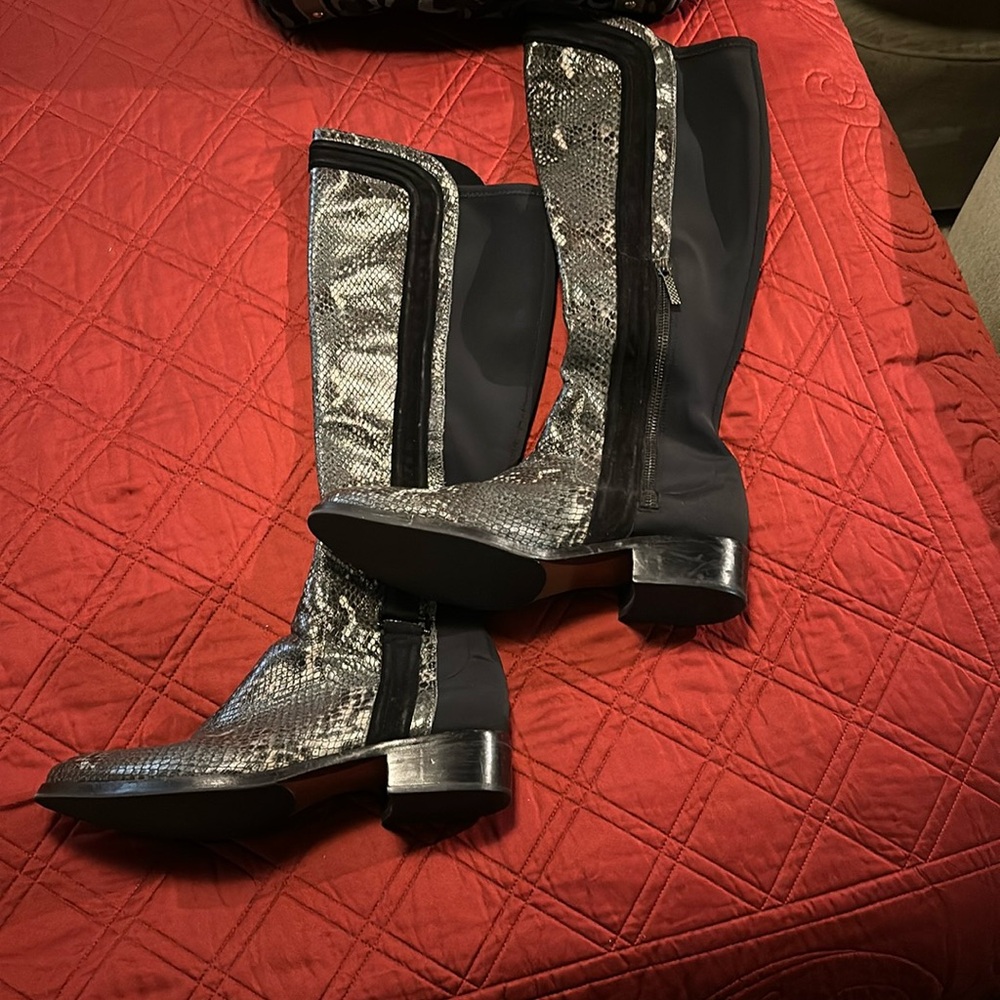 🩷Donald J. Pliner knee high nwot leather boots